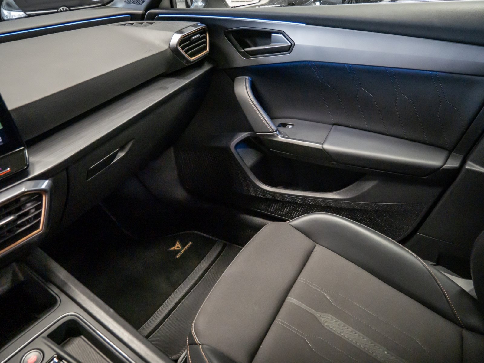 Leon Sportstourer e-HYBRID TSI DSG+ALU 18+RÜCKFAHRKAMERA+DCC+NAVI+LED+STAUASSITENT+FULL LI